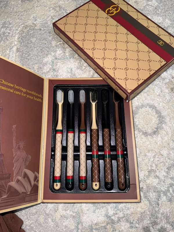 Набор зубных щёток(6шт) 2