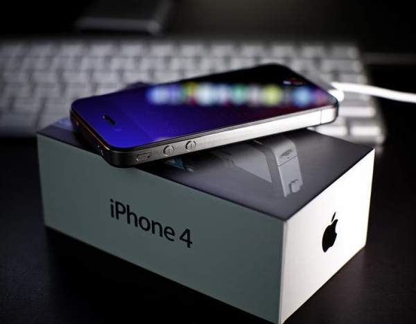 New Apple iPhone 4G HD 32GB Factory Unlocked